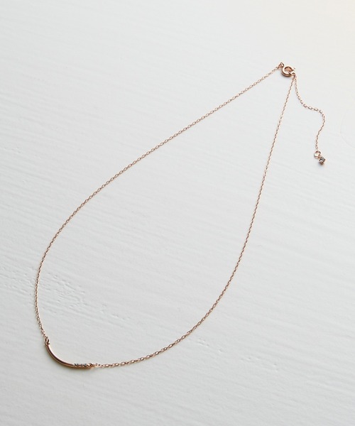 MAISON BREEZE（メゾンブリーズ）の「【MAISON BREEZE】ネックレス ニッケルフリー カーブ カットガラス プチペンダントネックレス 日本製 OSWY（ネックレス・レディース・ピンク/シルバー/ゴールド・FREE）」の6枚目の写真