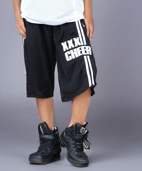 CHEER(チアー)の「軽量・速乾ラインデザインメッシュ素材ハーフパンツ(その他パンツ・レディース・ブラック/オレンジ・S/M/L)」の2枚目の写真