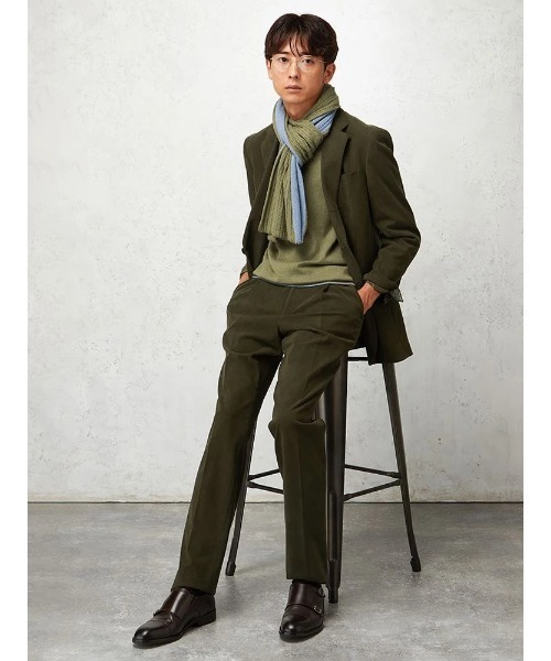 Perfect Suit FActory(パーフェクトスーツファクトリー)の「【TRANS CONTINETNS】 バイカラーカシミヤ混マフラー グレー/カーキ(L.グレー)(マフラー・メンズ・ライトグレー/カーキ・F)」の2枚目の写真
