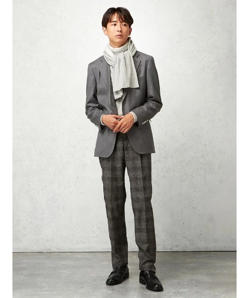 Perfect Suit FActory(パーフェクトスーツファクトリー)の「【TRANS CONTINETNS】 バイカラーカシミヤ混マフラー グレー/カーキ(L.グレー)(マフラー・メンズ・ライトグレー/カーキ・F)」の6枚目の写真