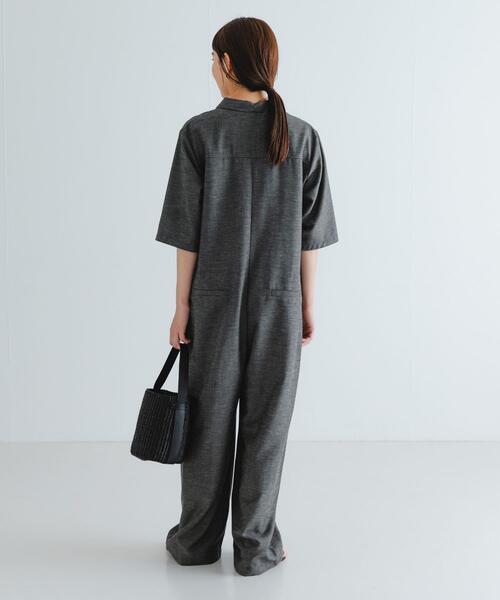 URBAN RESEARCH（アーバンリサーチ）の「『2サイズ展開』リネンブレンドジャンプスーツ（サロペット/オーバーオール・レディース・ブラック/ナチュラル・38/40）」の10枚目の写真