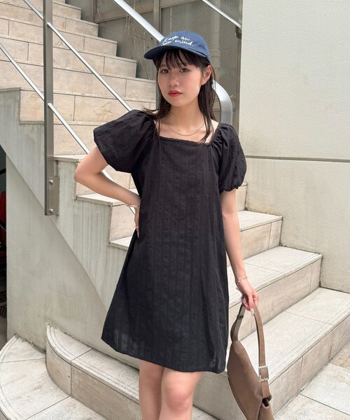 黒と白のドット柄 半袖ミニワンピース 水玉、dots, 黒と白のドット柄 半袖ミニワンピース - メルカリ