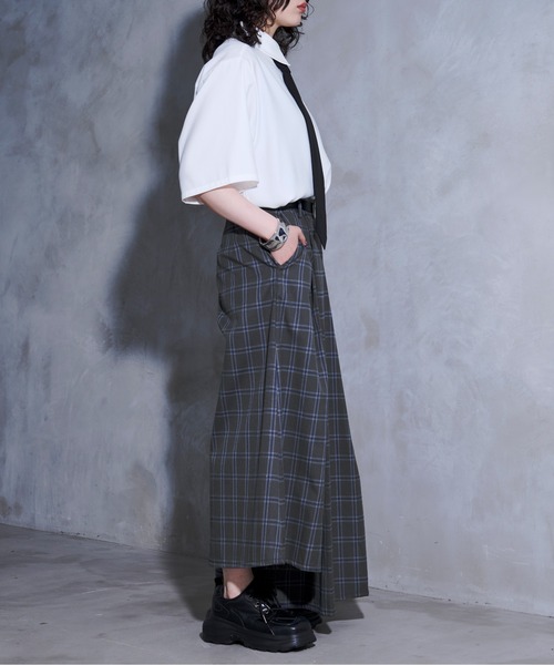 Ellno Loset(エルノロゼット)の「【黒色コラボ】ドレープアシメレイヤードシャツ(シャツ/ブラウス・メンズ・ブラック/オフホワイト・MEDIUM/SMALL/LARGE)」の3枚目の写真