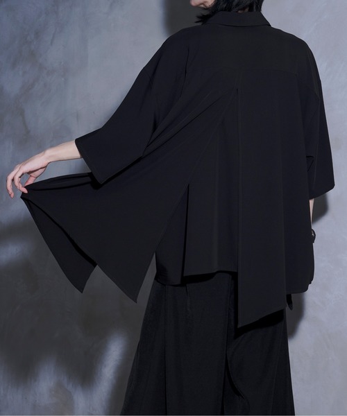 Ellno Loset(エルノロゼット)の「【黒色コラボ】ドレープアシメレイヤードシャツ(シャツ/ブラウス・メンズ・ブラック/オフホワイト・MEDIUM/SMALL/LARGE)」の13枚目の写真