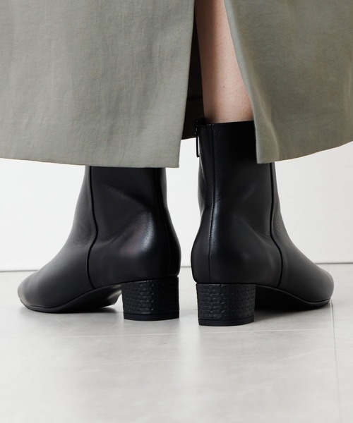 HIMIKO（ヒミコ）の「【HIMIKO】【撥水】ポインテッドトゥショートブーツ/651402（ブーツ・レディース・ゴールド/ブラック/ブラック系その他・22.0cm/23.0cm/24.0cm/25.5cm/22.5cm/23.5cm/24.5cm/25.0cm）」の14枚目の写真