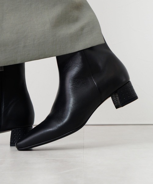 HIMIKO（ヒミコ）の「【HIMIKO】【撥水】ポインテッドトゥショートブーツ/651402（ブーツ・レディース・ゴールド/ブラック/ブラック系その他・22.0cm/23.0cm/24.0cm/25.5cm/22.5cm/23.5cm/24.5cm/25.0cm）」の12枚目の写真