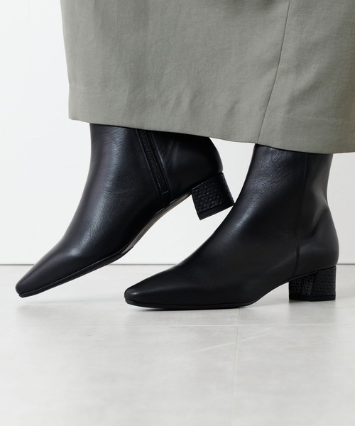 HIMIKO（ヒミコ）の「【HIMIKO】【撥水】ポインテッドトゥショートブーツ/651402（ブーツ・レディース・ゴールド/ブラック/ブラック系その他・22.0cm/23.0cm/24.0cm/25.5cm/22.5cm/23.5cm/24.5cm/25.0cm）」の11枚目の写真