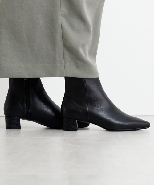 HIMIKO（ヒミコ）の「【HIMIKO】【撥水】ポインテッドトゥショートブーツ/651402（ブーツ・レディース・ゴールド/ブラック/ブラック系その他・22.0cm/23.0cm/24.0cm/25.5cm/22.5cm/23.5cm/24.5cm/25.0cm）」の13枚目の写真