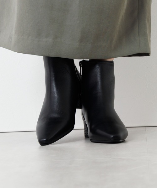 HIMIKO（ヒミコ）の「【HIMIKO】【撥水】ポインテッドトゥショートブーツ/651402（ブーツ・レディース・ゴールド/ブラック/ブラック系その他・22.0cm/23.0cm/24.0cm/25.5cm/22.5cm/23.5cm/24.5cm/25.0cm）」の15枚目の写真