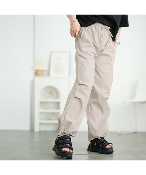 GOLDJAPAN(ゴールドジャパン)の「裾ドローコードパラシュートパンツ【大きいサイズ対応】(その他パンツ・レディース・ブラック/ライトグレー/ネイビー・5L/4L/3L/LL)」の15枚目の写真