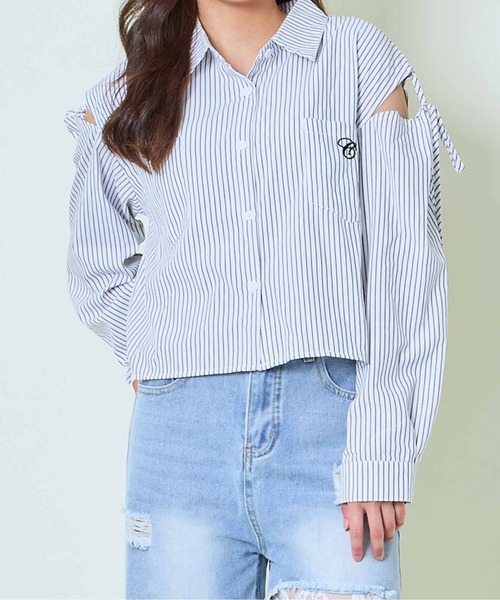 GORGE(ゴージ)の「《オープンショルダー×リボン》レディース シャツブラウス 抜け感トップス 春夏秋(シャツ/ブラウス・レディース・オフホワイト/ホワイト×ブラック/ブルー/ピンク・F)」の2枚目の写真