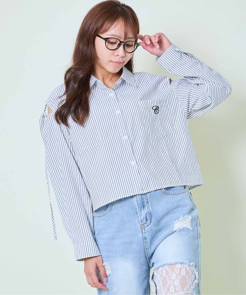 GORGE(ゴージ)の「《オープンショルダー×リボン》レディース シャツブラウス 抜け感トップス 春夏秋(シャツ/ブラウス・レディース・オフホワイト/ホワイト×ブラック/ブルー/ピンク・F)」の5枚目の写真