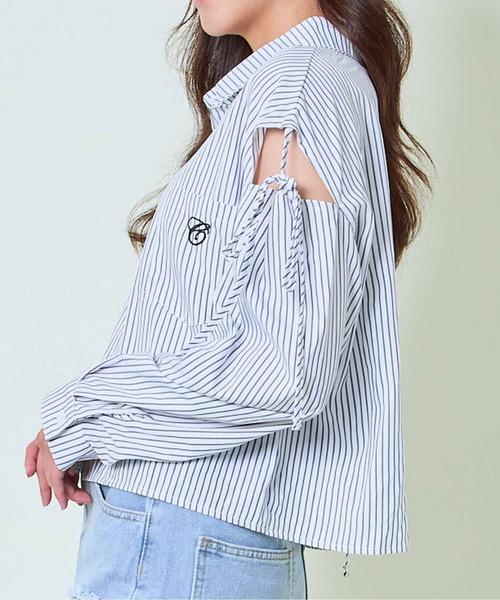 GORGE(ゴージ)の「《オープンショルダー×リボン》レディース シャツブラウス 抜け感トップス 春夏秋(シャツ/ブラウス・レディース・オフホワイト/ホワイト×ブラック/ブルー/ピンク・F)」の6枚目の写真