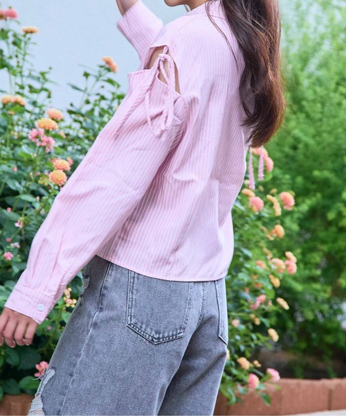 GORGE(ゴージ)の「《オープンショルダー×リボン》レディース シャツブラウス 抜け感トップス 春夏秋(シャツ/ブラウス・レディース・オフホワイト/ホワイト×ブラック/ブルー/ピンク・F)」の8枚目の写真
