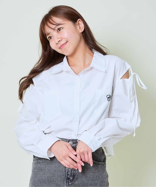 GORGE(ゴージ)の「《オープンショルダー×リボン》レディース シャツブラウス 抜け感トップス 春夏秋(シャツ/ブラウス・レディース・オフホワイト/ホワイト×ブラック/ブルー/ピンク・F)」の10枚目の写真