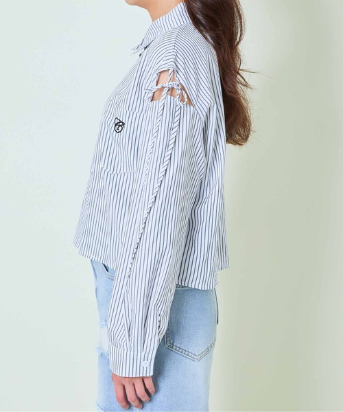 GORGE(ゴージ)の「《オープンショルダー×リボン》レディース シャツブラウス 抜け感トップス 春夏秋(シャツ/ブラウス・レディース・オフホワイト/ホワイト×ブラック/ブルー/ピンク・F)」の17枚目の写真