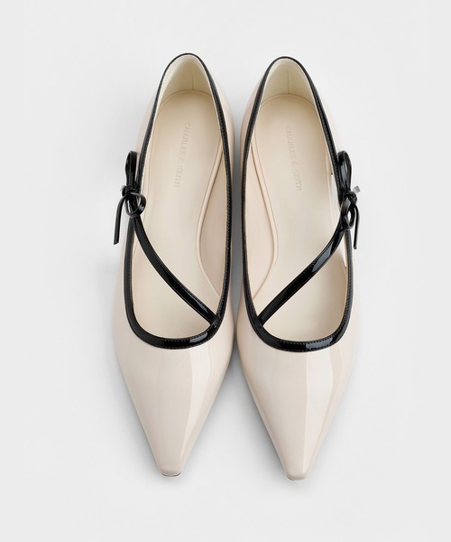 チェインリンク ポインテッドトゥバレエフラット - チョーク CHARLES & KEITH チェインリンク ポインテッドトゥバレエ
