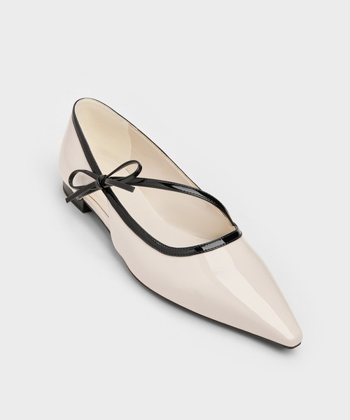 CHARLES & KEITH(チャールズ & キース)の「Pauline ポリーン ボウポインテッドトゥバレリーナ(バレエシューズ・レディース・ブラック/オフホワイト・22.5cm/23cm/23.5cm/24.5cm/25cm/25.5cm)」の7枚目の写真