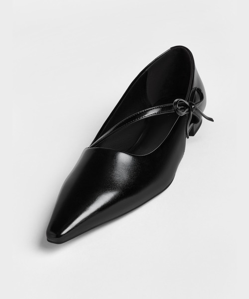 CHARLES & KEITH(チャールズ & キース)の「Pauline ポリーン ボウポインテッドトゥバレリーナ(バレエシューズ・レディース・ブラック/オフホワイト・22.5cm/23cm/23.5cm/24.5cm/25cm/25.5cm)」の12枚目の写真