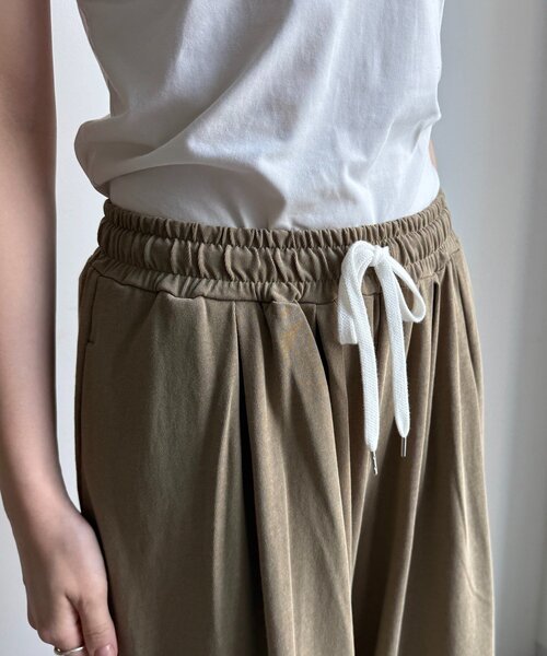 DouDou（ドゥドゥ）の「ビンテージ風タックワイドドロストパンツ（その他パンツ・レディース・チャコールグレー/ベージュ・FREE/TM）」の7枚目の写真