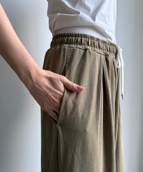 DouDou（ドゥドゥ）の「ビンテージ風タックワイドドロストパンツ（その他パンツ・レディース・チャコールグレー/ベージュ・FREE/TM）」の8枚目の写真