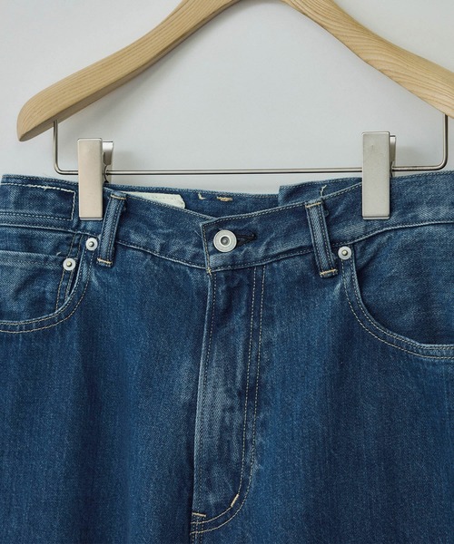 KURO（クロ）の「【KURO for SALON（クロ）】別注クロスデニムパンツ（デニムパンツ・レディース・ブルー系その他4・25/26/27/28/29）」の17枚目の写真