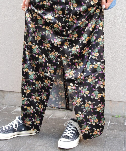 THE SHINZONE（ザ　シンゾーン）の「THE SHINZONE/シンゾーン　フラワーブーケプリントサテンスカート　FLOWER BOUQUET PRINTED SATIN SKIRT　25AMSSK01（スカート・レディース・ブラック/レッド・36）」の18枚目の写真