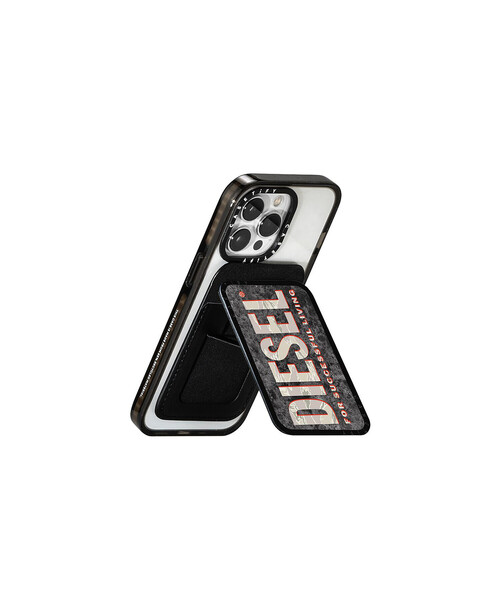 DIESEL(ディーゼル)の「DIESEL + CASETIFY MagSafe Cardholder Stands(スマホグッズ・メンズ・その他・UNI)」の3枚目の写真