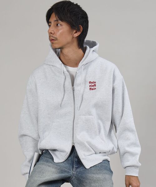 FFEIN（フェイン）の「【FFEIN（フェイン）】ヘビーウエイトワンポイントロゴ立体フードジップパーカー / パーカー 裏起毛 ジップ 刺繍 ロゴ フーディ ダブルジップ（パーカー・メンズ・アッシュグレー/ブラック/ブラウン/ネイビー・LARGE/MEDIUM/SMALL）」の5枚目の写真