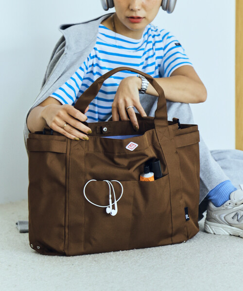 ROOTOTE(ルートート)の「ROOTOTE/ルートート ミディアムポケッツ D 撥水 トートバッグ(トートバッグ・レディース・ブラック/ブルー/ベージュ/ブラウン/グレー/キャメル・ONE SIZE)」の3枚目の写真