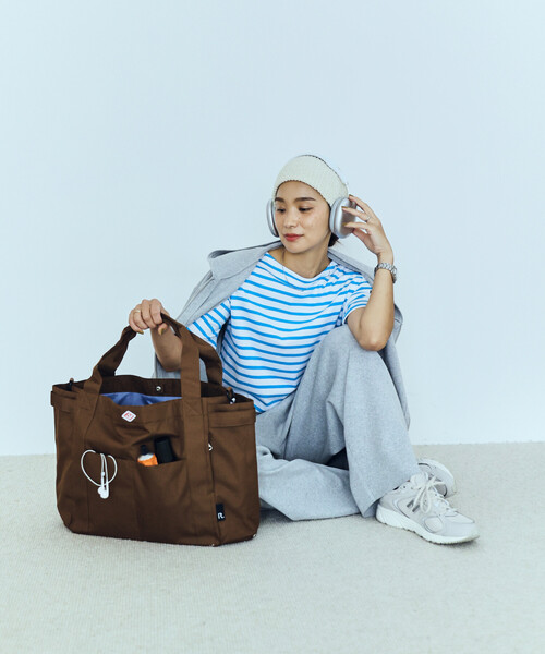 ROOTOTE(ルートート)の「ROOTOTE/ルートート ミディアムポケッツ D 撥水 トートバッグ(トートバッグ・レディース・ブラック/ブルー/ベージュ/ブラウン/グレー/キャメル・ONE SIZE)」の7枚目の写真