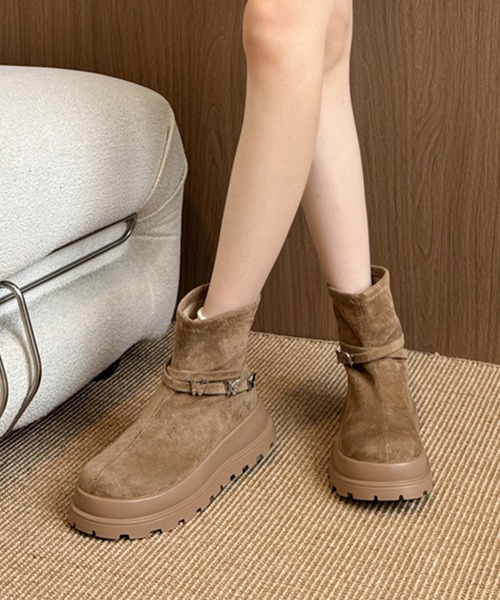 Lace Ladies(レースレディース)の「バタフライ モチーフ スエード調 ショート ブーツ(ブーツ・レディース・ブラック/ベージュ・22.5cm/23cm/23.5cm/24cm/24.5cm/25cm)」の22枚目の写真