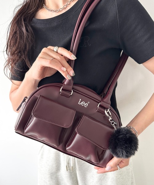 Lee(リー)の「Lee/リー 2ポケット ロングハンドル PUミニボストンバッグ/ボンボンチャーム(ボストンバッグ・レディース・ワイン/ブラック・FREE)」の2枚目の写真