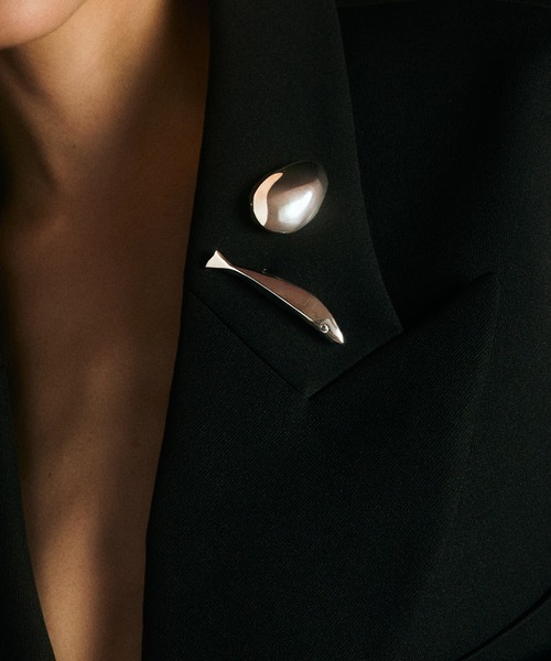 IRIS47(イリスフォーセブン)の「【IRIS 47】fish brooch/フィッシュ ブローチ BO203(ブローチ/コサージュ・レディース・ゴールド/シルバー・FREE)」の2枚目の写真