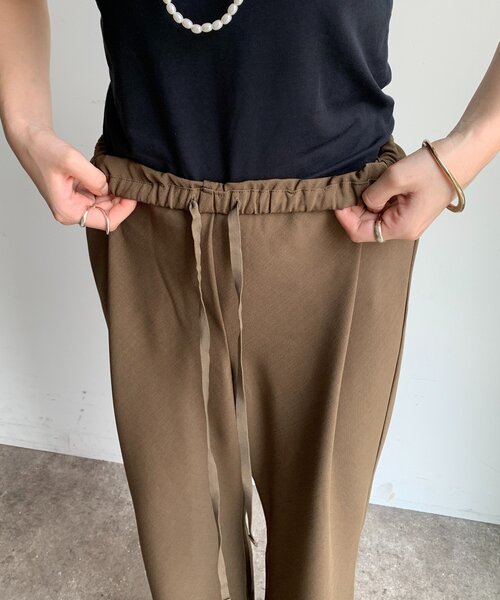 DouDou(ドゥドゥ)の「バイヤスセミフレアパンツ(その他パンツ・レディース・ブラウン/カーキ/ブラック/モスグリーン/ライトベージュ・36/38)」の16枚目の写真