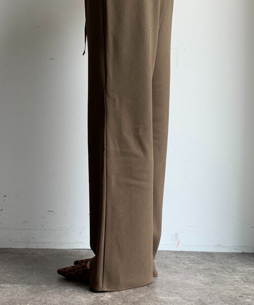 DouDou(ドゥドゥ)の「バイヤスセミフレアパンツ(その他パンツ・レディース・ブラウン/カーキ/ブラック/モスグリーン/ライトベージュ・36/38)」の15枚目の写真