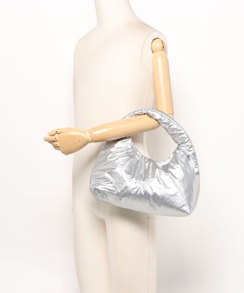 Reebok（リーボック）の「【Reebok / リーボック】ワンポイント刺繍 パテッドナイロンミニトートバッグ / ワンショルダーバッグ（トートバッグ・レディース・シルバー/ブラック/ピンク・FREE）」の14枚目の写真