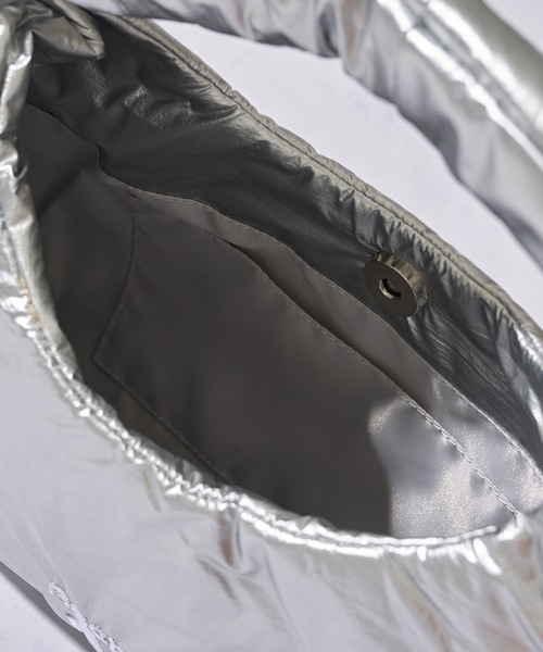 Reebok（リーボック）の「【Reebok / リーボック】ワンポイント刺繍 パテッドナイロンミニトートバッグ / ワンショルダーバッグ（トートバッグ・レディース・シルバー/ブラック/ピンク・FREE）」の11枚目の写真