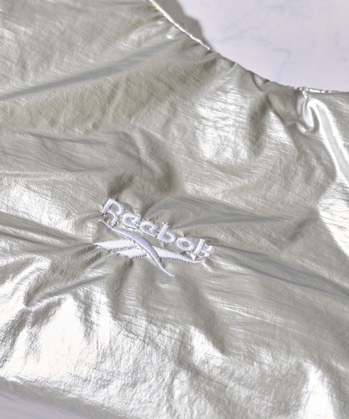 Reebok（リーボック）の「【Reebok / リーボック】ワンポイント刺繍 パテッドナイロンミニトートバッグ / ワンショルダーバッグ（トートバッグ・レディース・シルバー/ブラック/ピンク・FREE）」の12枚目の写真