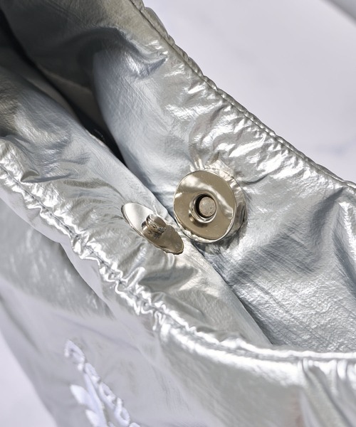 Reebok（リーボック）の「【Reebok / リーボック】ワンポイント刺繍 パテッドナイロンミニトートバッグ / ワンショルダーバッグ（トートバッグ・レディース・シルバー/ブラック/ピンク・FREE）」の13枚目の写真