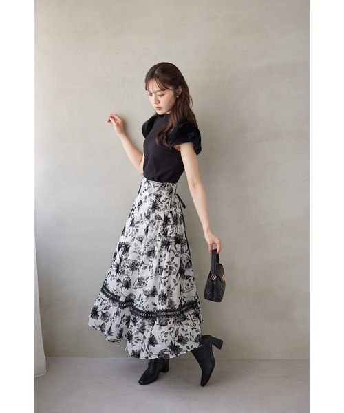 バックレースアップシアーフロッキーフラワータックボリューム