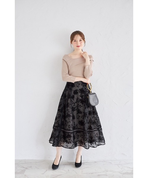 バックレースアップシアーフロッキーフラワータックボリューム