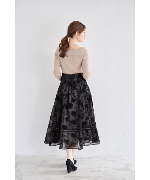 バックレースアップシアーフロッキーフラワータックボリューム