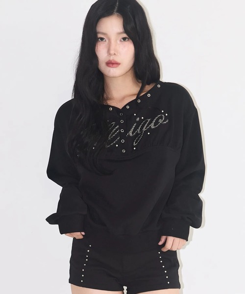 ILLIGO(イリゴ)の「【日本未発売/WEB限定】ILLIGO(イリゴ)/アイレット オフショルダー スウェット/BUTTON EYELET OFF-SHOULDER SWEATSHIRT(スウェット・レディース・チャコールグレー/ホワイト/ブラック・FREE)」の7枚目の写真