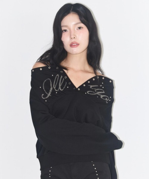 ILLIGO(イリゴ)の「【日本未発売/WEB限定】ILLIGO(イリゴ)/アイレット オフショルダー スウェット/BUTTON EYELET OFF-SHOULDER SWEATSHIRT(スウェット・レディース・チャコールグレー/ホワイト/ブラック・FREE)」の10枚目の写真
