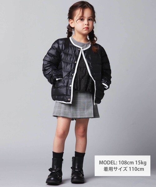 BeBe（ベベ）の「パイピング配色タフタライトダウンブルゾン（ダウンジャケット/コート・キッズ・ベージュ/ブラック・100cm/120cm/90cm/110cm/130cm/140cm/150cm）」の6枚目の写真