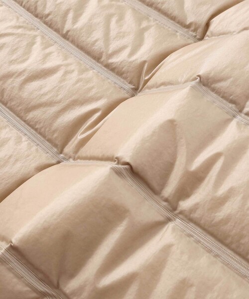 BeBe（ベベ）の「パイピング配色タフタライトダウンブルゾン（ダウンジャケット/コート・キッズ・ベージュ/ブラック・100cm/120cm/90cm/110cm/130cm/140cm/150cm）」の19枚目の写真