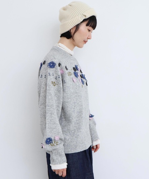 l'atelier du savon(アトリエドサボン)の「くるくるお花の 求心みたいなニットプルオーバー(ニット/セーター・レディース・レッド/チャコールグレー/グレー・FREE)」の6枚目の写真