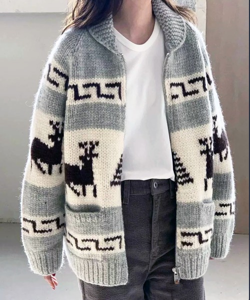 VIBGYOR（ヴィブジョー）の「ノルディック柄ジャガードジップカーディガン /トナカイモチーフ ジャガード 韓国 秋冬(CZ)（カーディガン/ボレロ・レディース・グレー/ブラック・FREE）」の3枚目の写真
