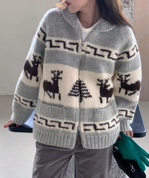 VIBGYOR（ヴィブジョー）の「ノルディック柄ジャガードジップカーディガン /トナカイモチーフ ジャガード 韓国 秋冬(CZ)（カーディガン/ボレロ・レディース・グレー/ブラック・FREE）」の6枚目の写真
